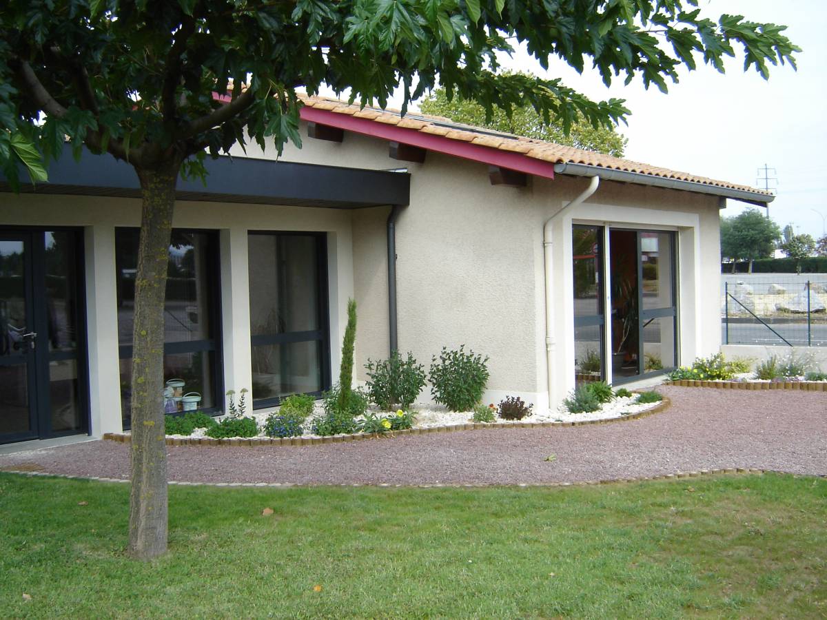 Construction des bureaux de société de Villa Soleil, à Valence