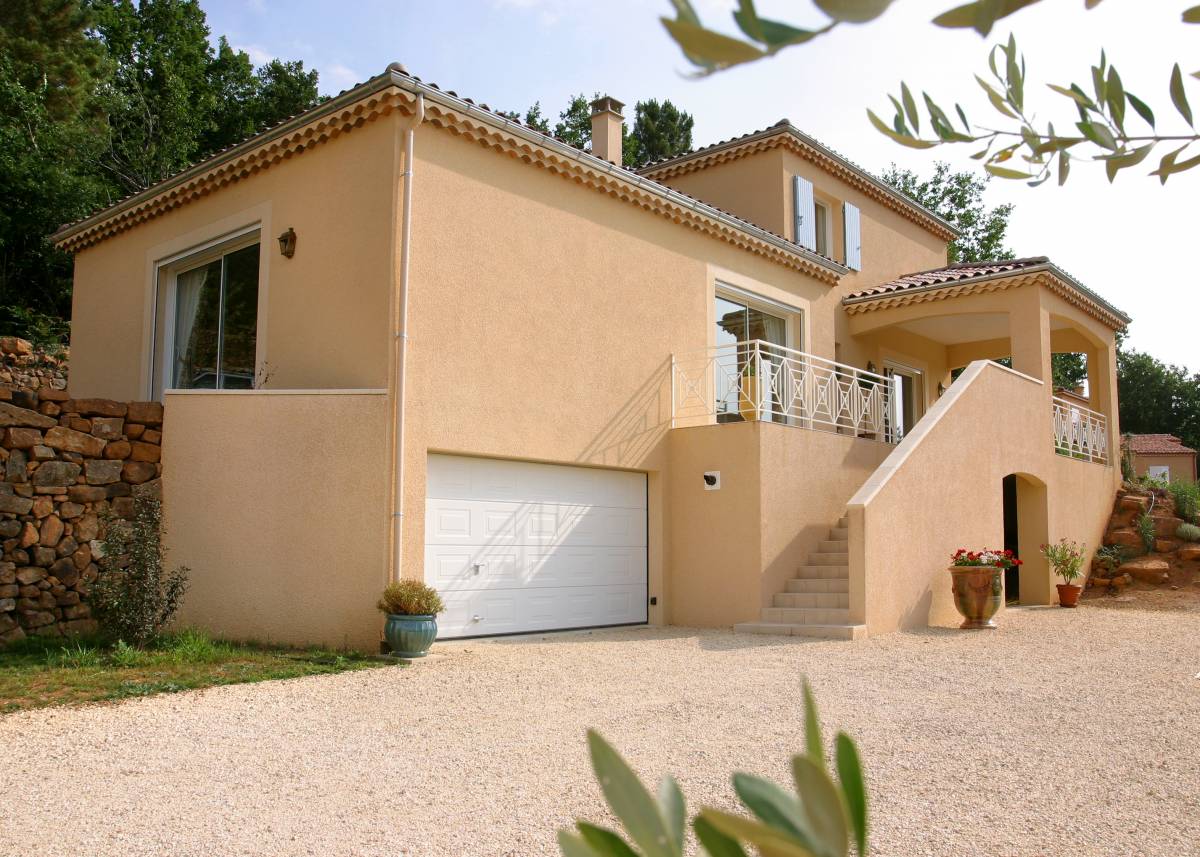 Construction d'une maison neuve traditionnelle à étage à Chomérac, en Ardèche