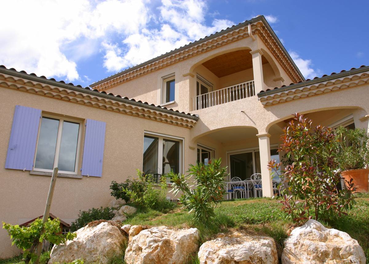 Maison traditionnelle sur-mesure à étage, à Cornas en Ardèche, proche Saint-Péray et Valence