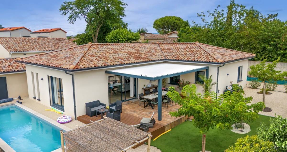 Maison en L, à Beauvallon